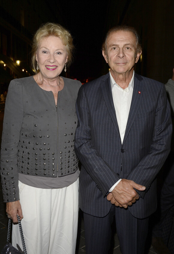 Maaike Jansen et Roland Giraud - People à la générale de la pièce "Un dîner d'adieu" au Théâtre Edouard Vll à Paris le 15 septembre 2014.