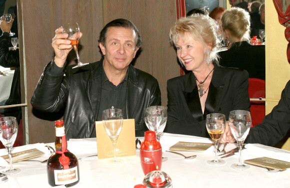 Roland Giraud et sa femme Maaïke Jansen - dîner à l'étoile pour la générale de la pièce Avis de tempête au théâtre des Variétés à Paris