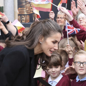 La reine Letizia d'Espagne - Inauguration de la galerie "The Spanish Art Gallery" à Bishop Auckland, Royaume Uni, le 5 avril 2022.