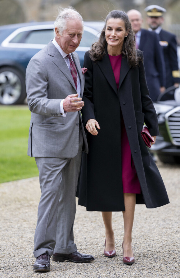 Le prince Charles et la reine Letizia d'Espagne - Inauguration de la galerie "The Spanish Art Gallery" à Bishop Auckland, Royaume Uni, le 5 avril 2022.