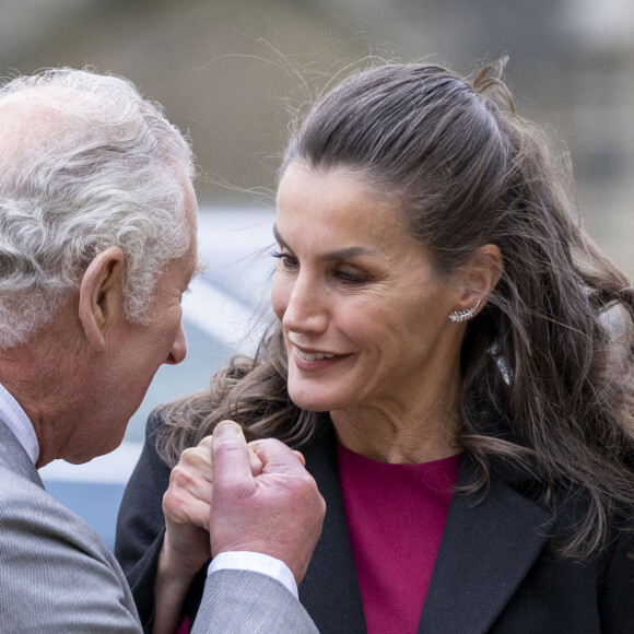 Le prince Charles et la reine Letizia d'Espagne - Inauguration de la galerie "The Spanish Art Gallery" à Bishop Auckland, Royaume Uni, le 5 avril 2022.