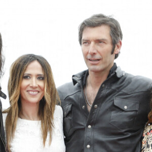 Eric Le Roux, Fabienne Carat vêtue d'une robe imaginée par le styliste Christophe Guillarmé), Franck Semonin, Laura Fontaine - Photocall de la série "Section de Recherches" lors de la 5ème édition du Festival International Canneseries à Cannes. Le 6 avril 2022 © Denis Guignebourg / Bestimage