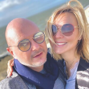 Cauet heureux avec Nathalie Dartois
