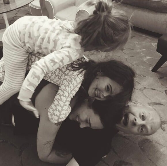Bruce Willis, sa femme, et ses deux dernières filles, Maybel et Evelyn @ Instagram /Emma Willis