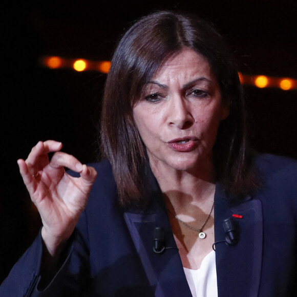 Anne Hidalgo, maire de Paris et candidate du parti socialiste - Meeting de Anne Hidalgo, candidate du parti socialiste à l'élection présidentielle, au Cirque d'Hiver à Paris le 3 avril 2022. © Michael Baucher / Panoramic / Bestimage