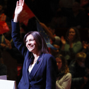 Anne Hidalgo, maire de Paris et candidate du parti socialiste - Meeting de Anne Hidalgo, candidate du parti socialiste à l'élection présidentielle, au Cirque d'Hiver à Paris le 3 avril 2022. © Michael Baucher / Panoramic / Bestimage