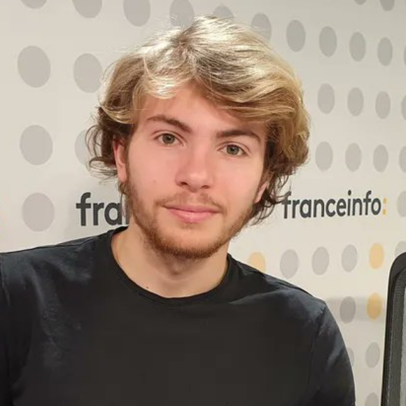 Arthur, le fils d'Anne Hidalgo sur Twitter. Il participe à la nouvelle saison de "Ninja Warrior"