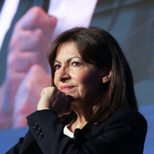 La maire de Paris et candidate socialiste à l'élection présidentielle, Anne Hidalgo lors du grand oral sport à Paris le 17 mars 2022. © Stéphane Lemouton / Bestimge