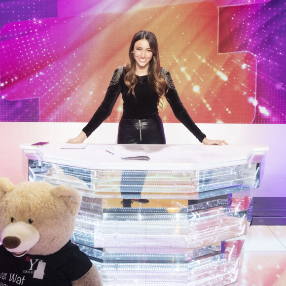 Exclusif - Delphine Wespiser - Enregistrement de l'émission "Waf Waf Wouf Wouf, spéciale chiens", diffusée en direct sur C8 le 18 novembre © Jack Tribeca / Bestimage