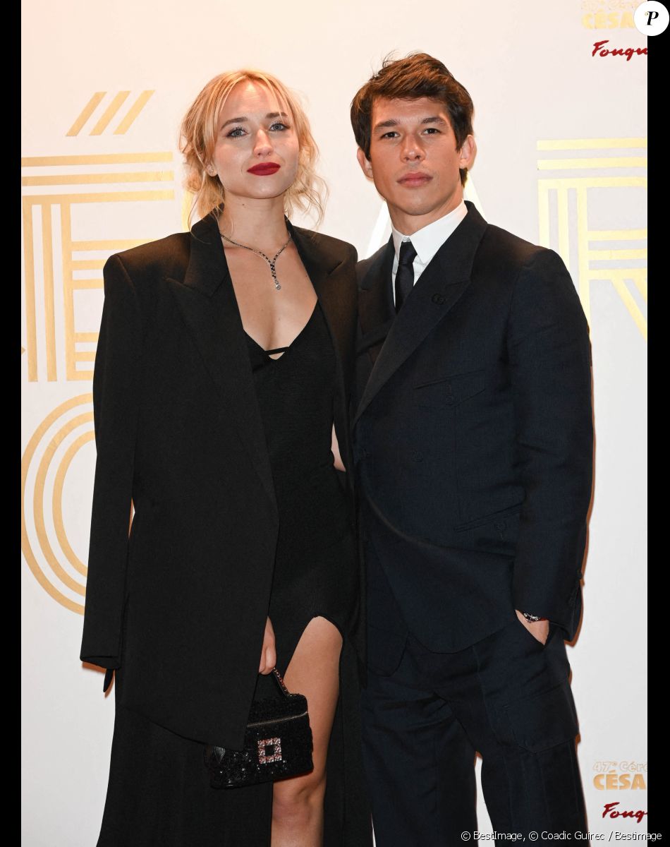 Chloe Jouannet et Sandor Funtek (habillé en Dior Homme et montre TAG Heuer) - Photocall au Fouquet's après la 47ème cérémonie des César à Paris le 26 février 2022. © Coadic Guirec / Bestimage