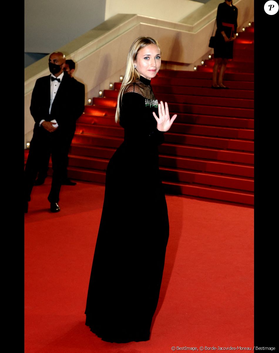 Chloé Jouannet - Montée des marches du film " Suprêmes" lors du 74ème Festival International du Film de Cannes. Le 10 juillet 2021 © Borde-Jacovides-Moreau / Bestimage