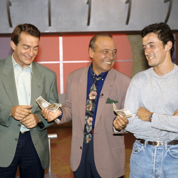 En France, à Paris, sur le plateau, Jacques SEGUELA, Jean-Pierre PERNAUT et Christophe DECHAVANNE en juillet 1991.