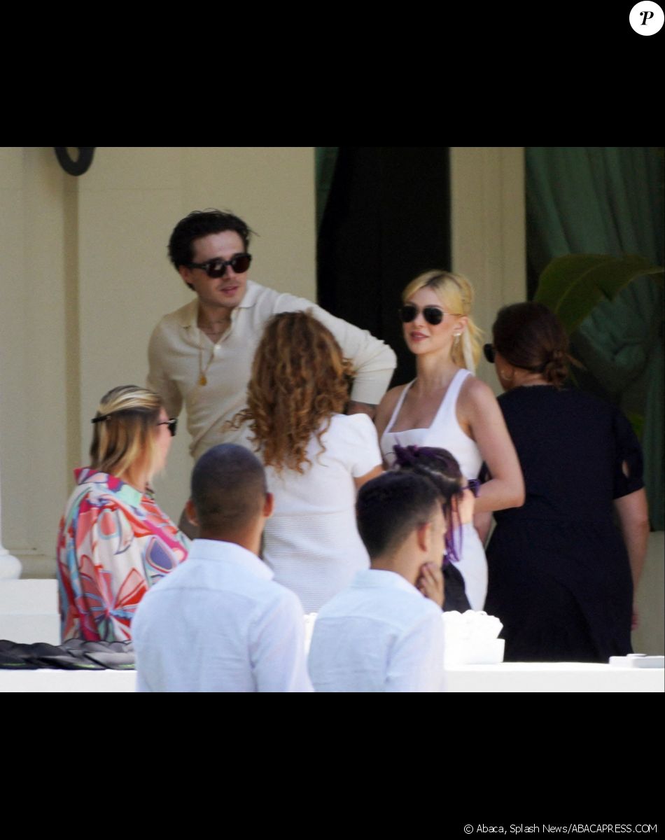 Les jeunes mariés Nicola Peltz et Brooklyn Beckham au brunch post-mariage / Splash News/ABACAPRESS.COM
