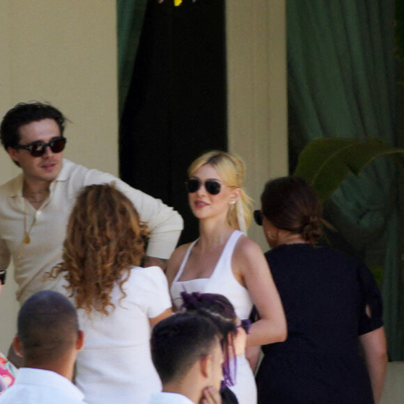 Les jeunes mariés Nicola Peltz et Brooklyn Beckham au brunch post-mariage / Splash News/ABACAPRESS.COM