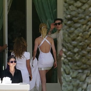 Brooklyn Beckham et sa femme Nicola Peltz arrivent au brunch de leur mariage / Splash News/ABACAPRESS.COM