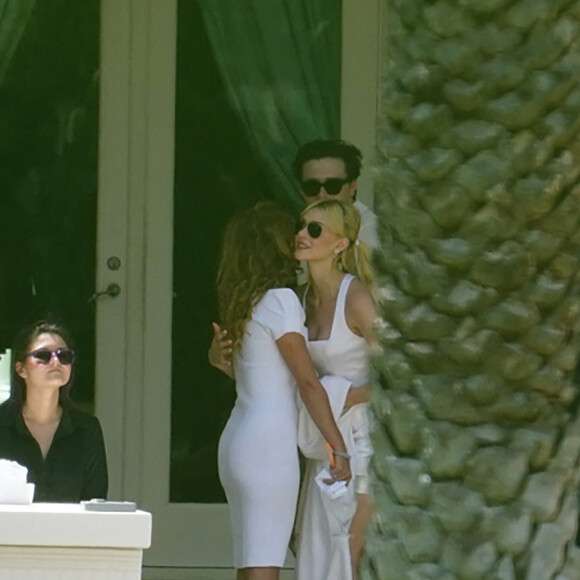 Brooklyn Beckham et sa femme Nicola Peltz arrivent au brunch de leur mariage / Splash News/ABACAPRESS.COM