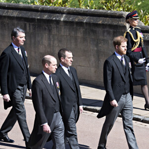 Le prince Harry, duc de Sussex, Peter Phillips, le prince William, duc de Cambridge - Arrivées aux funérailles du prince Philip, duc d'Edimbourg à la chapelle Saint-Georges du château de Windsor, Royaume Uni, le 17 avril 2021. 