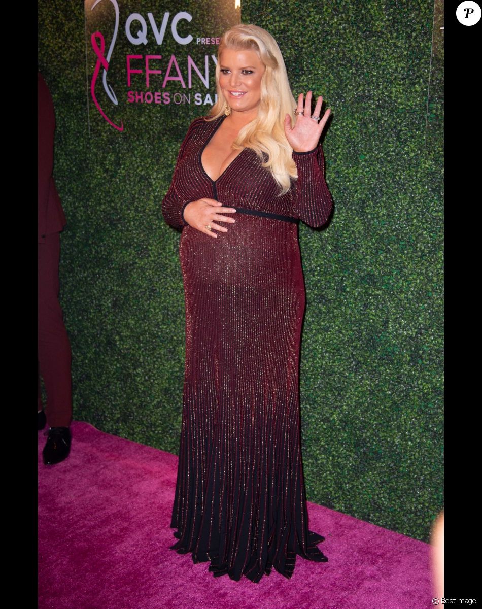 Jessica Simpson enceinte - Les célébrités au 25ème gala annuel FFANY Shoes on Sale au Ziegfeld Ballroom à New York, le 11 octobre 2018