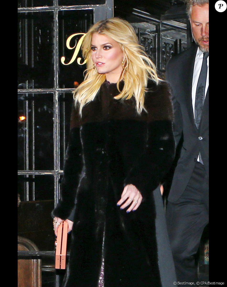 Jessica Simpson sort du Bowery Hotel à New York, le 12 janvier 2016. © CPA/Bestimage