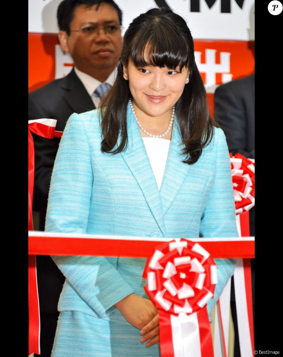 Info - La princesse Mako va se marier le 26 octobre - La princesse impériale Mako d'Akishino à 21 ème foire du livre de Tokyo le 2 juillet 2014