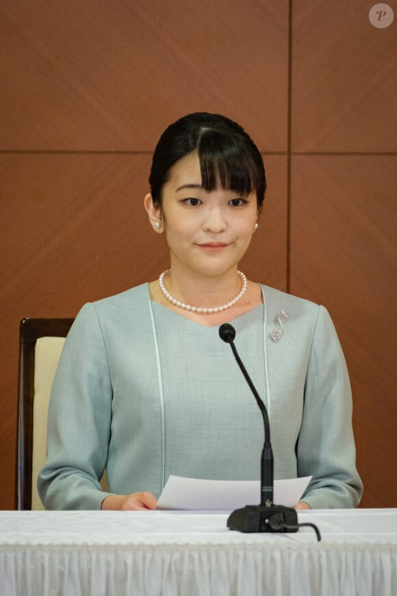 La princesse Mako, nièce de l'empereur du Japon, donne une conférence de presse pour annoncer son mariage avec Kei Komuro au Grand Arc Hotel à Tokyo le 26 octobre 2021. © POOL via ZUMA Press Wire / Bestimage