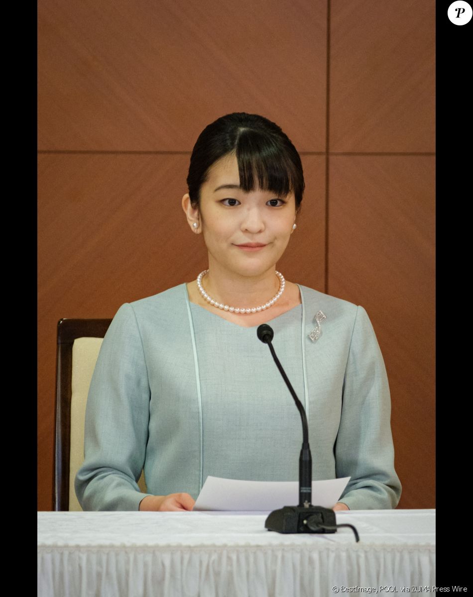 La princesse Mako, nièce de l'empereur du Japon, donne une conférence de presse pour annoncer son mariage avec Kei Komuro au Grand Arc Hotel à Tokyo le 26 octobre 2021. © POOL via ZUMA Press Wire / Bestimage