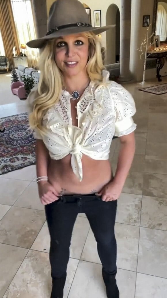 Britney Spears - Les stars partagent leurs tenues et leurs moments intimes sur les réseaux sociaux