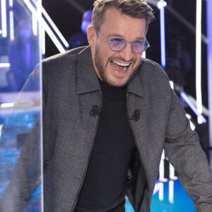 Exclusif - Benjamin Castaldi porte des lunettes, après son opération des yeux pour les "ouvrir" un peu plus - Enregistrement de l'émission "TPMP (Touche Pas à Mon Poste)", présentée par C.Hanouna et diffusée en direct sur C8 le 12 avril © Jack Tribeca / Bestimage 