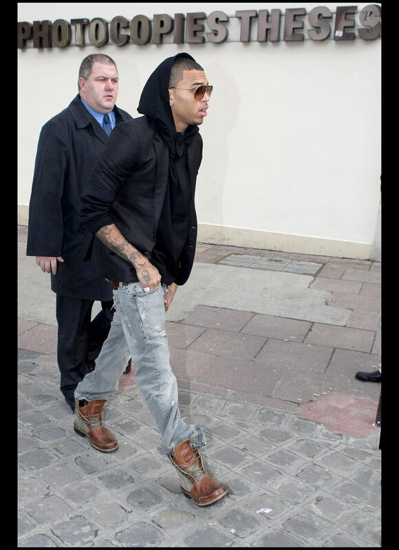 Chris Brown se rendant au défilé Kris Van Assche à Paris le 22 janvier 2010