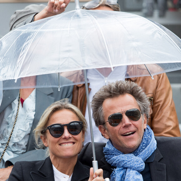 Anne-Sophie Lapix et son mari Arthur Sadoun - Célébrités dans les tribunes des internationaux de France de tennis de Roland Garros à Paris, France, le 8 juin 2019.