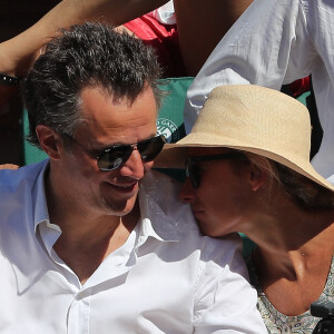 Arthur Sadoun et sa femme Anne Sophie Lapix dans les tribunes lors des internationaux de France de Roland Garros à Paris. Le 10 juin 2017