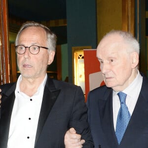 Fabrice Luchini (Molière d'honneur) et Michel Bouquet - Press room de la soirée de la 28ème Nuit des Molières au théâtre des Folies Bergère à Paris. Le 23 mai 2016 © Coadic Guirec / Bestimage