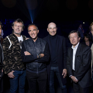 Exclusif - Christophe Beaugrand, Jean-Luc Reichmann, Nikos Aliagas, Nicolas Canteloup, Gilles Pélisson (Directeur général du Groupe TF1), Alexandre Delpérier - Vernissage de l'exposition photographique de Nikos Aliagas "Regards Miroirs" à la Seine Musicale à Boulogne-Billancourt © Cyril Moreau/Bestimage