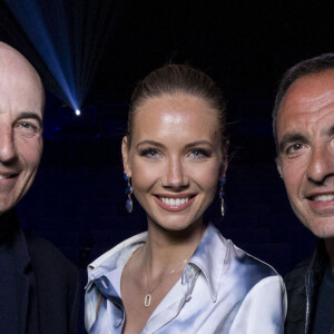 Exclusif - Nicolas Canteloup, Amandine Petit (Miss France 2021), Nikos Aliagas - Vernissage de l'exposition photographique de Nikos Aliagas "Regards Miroirs" à la Seine Musicale à Boulogne-Billancourt le 14 avril 2022. © Cyril Moreau/Bestimage