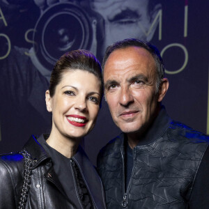 Exclusif - Nikos Aliagas et sa femme Tina Grigoriou - Vernissage de l'exposition photographique de Nikos Aliagas "Regards Miroirs" à la Seine Musicale à Boulogne-Billancourt le 14 avril 2022. © Cyril Moreau/Bestimage