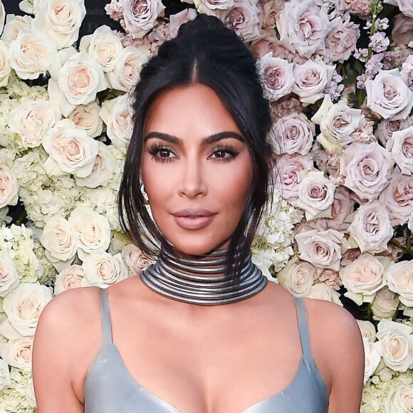 Kim Kardashian à la première de la série HULU "The Kardashians" à Los Angeles.