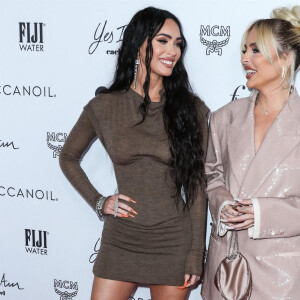 Megan Fox, Maeve Reilly au photocall de la 6ème édition des Los Angeles fashion awards, le 10 avril 2022. 