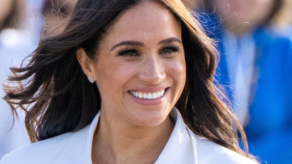 Meghan Markle aux Pays-Bas : elle offre son manteau à plus de 3700 euros à une maman en détresse