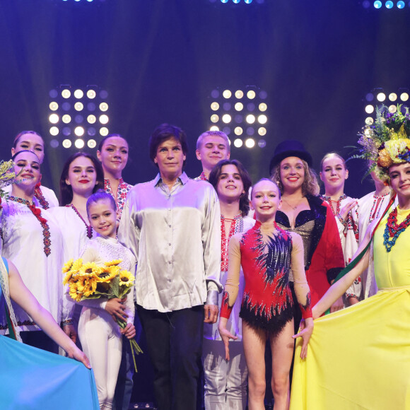 La princesse Stéphanie de Monaco assiste, avec ses filles et ses neveux, à la représentation des élèves de l'école du cirque de Kiev au Festival du cirque de Monte-Carlo, le 16 avril 2022. 