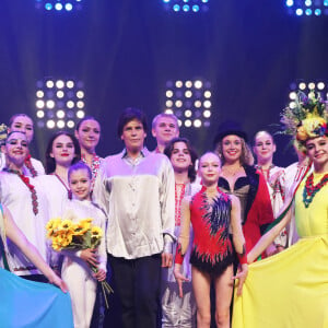 La princesse Stéphanie de Monaco assiste, avec ses filles et ses neveux, à la représentation des élèves de l'école du cirque de Kiev au Festival du cirque de Monte-Carlo, le 16 avril 2022. 