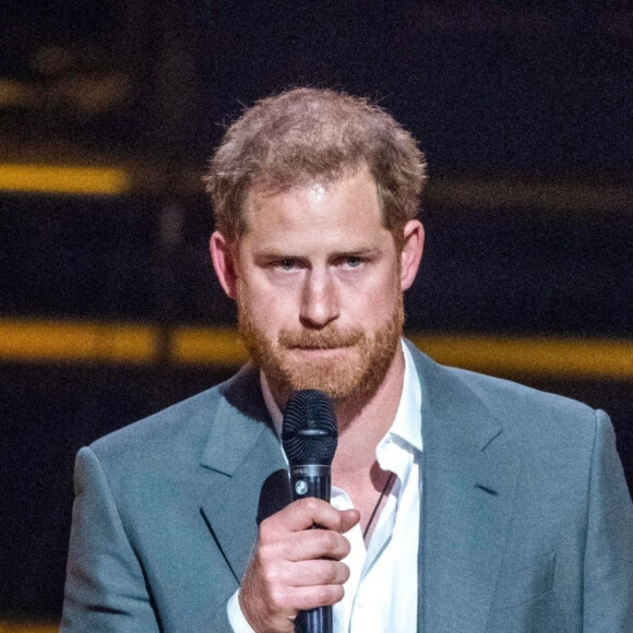 Le prince Harry et Meghan Markle lors de la cérémonie d'ouverture des Invictus Games 2020 à La Haye, le 16 avril 2022. 