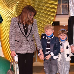 Camille Gottlieb, Le prince Jacques de Monaco, marquis des Baux, La princesse Gabriella de Monaco, comtesse de Carladès - La princesse Stéphanie de Monaco assiste, avec ses filles et ses neveux, à la représentation des élèves de l'école du cirque de Kiev au Festival du cirque de Monte-Carlo, le 16 avril 2022. 