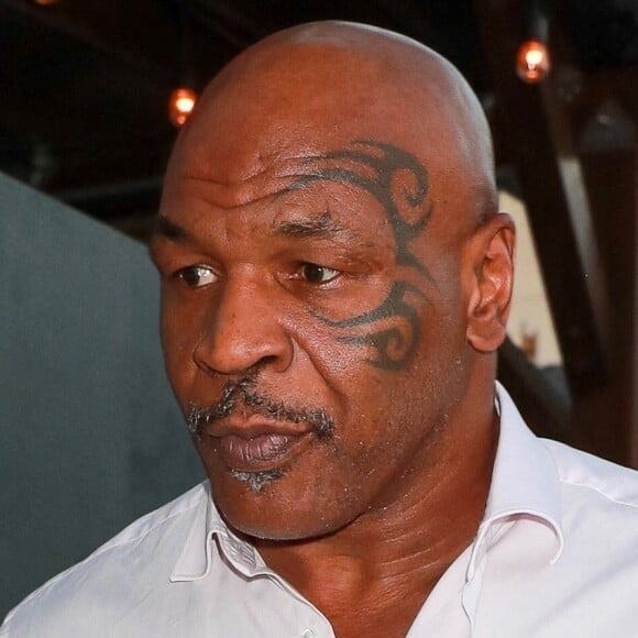 Exclusif - Mike Tyson arrive au restaurant Craig's à West Hollywood, Los Angeles.