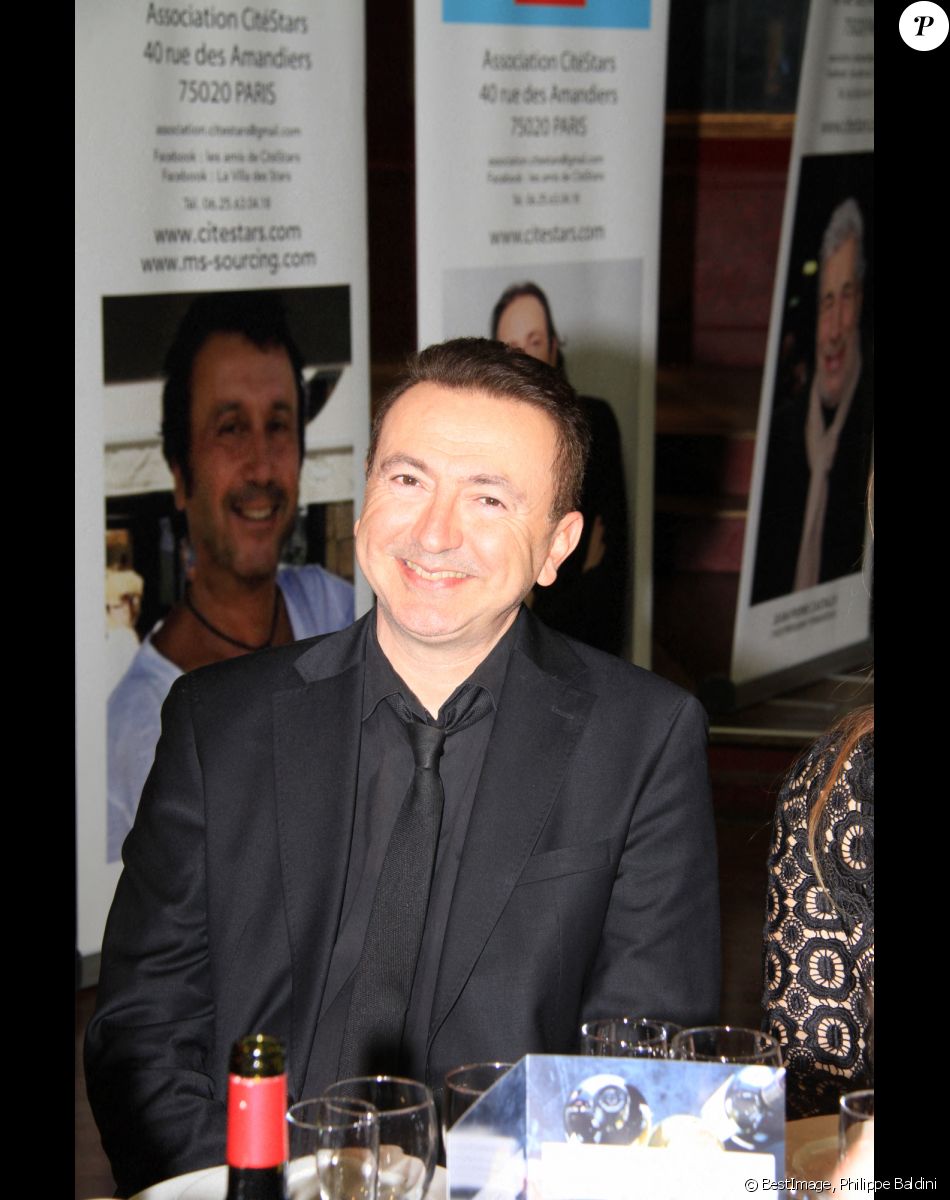 Gérald Dahan - L'association Citéstars fête son 23ème anniversaire lors du dîner gala de la 2ème cérémonie des étoiles d'or 2021 à la salle Wagram, Paris le 28 novembre 2021. © Philippe Baldini/Bestimage