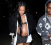 Rihanna enceinte et son compagnon ASAP Rocky arrivent au restaurant Giorgio Baldi pour un dîner de baby shower avec sa famille et ses amis à Santa Monica, Los Angeles