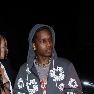 Rihanna enceinte et son compagnon ASAP Rocky arrivent au restaurant Giorgio Baldi pour un dîner de baby shower avec sa famille et ses amis à Santa Monica, Los Angeles, Californie, Etats-Unis, le 23 avril 2022.