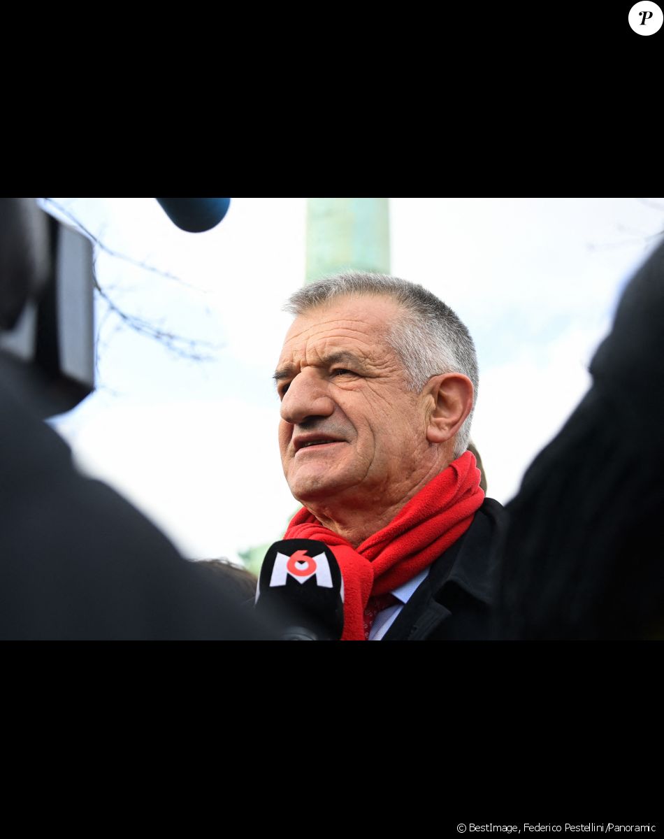 Jean Lassalle, candidat du parti "Résistons" à l'élection présidentielle 2022, lors d'un rassemblement sur la place de la Bastille à Paris, France, le 7 avril 2022.