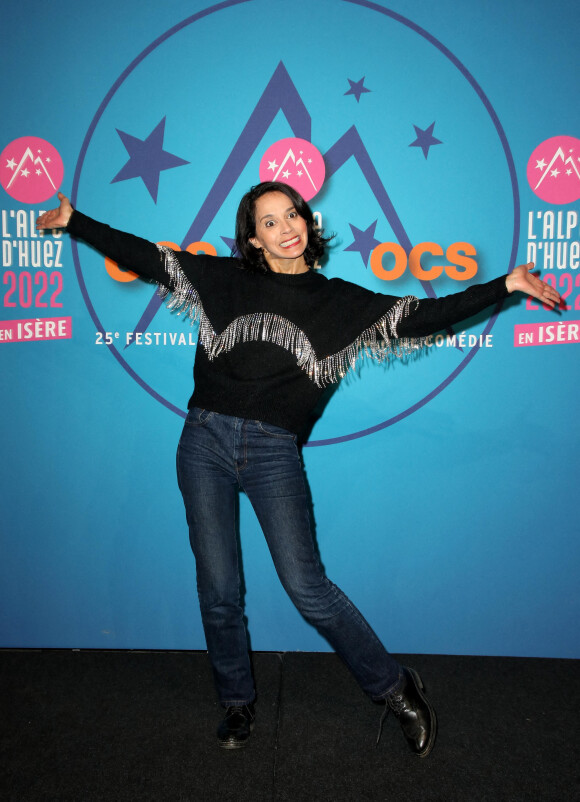 Sophia Aram - Photocall de la soirée lors de la 25ème édition du Festival international du film de comédie de l'Alpe d'Huez le 18 janvier 2022.
