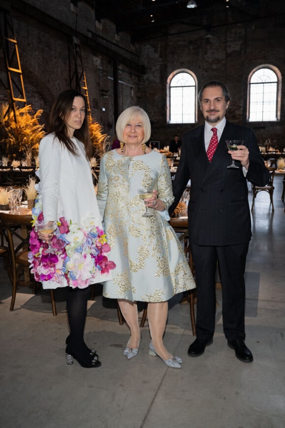 Alessia Calarota, Roberta Perazzini, Gianluca Kenzo Chiavari - Les célébrités au dîner "Valentino" lors de la 59ème Biennale de Venise, le 22 avril 2022. 