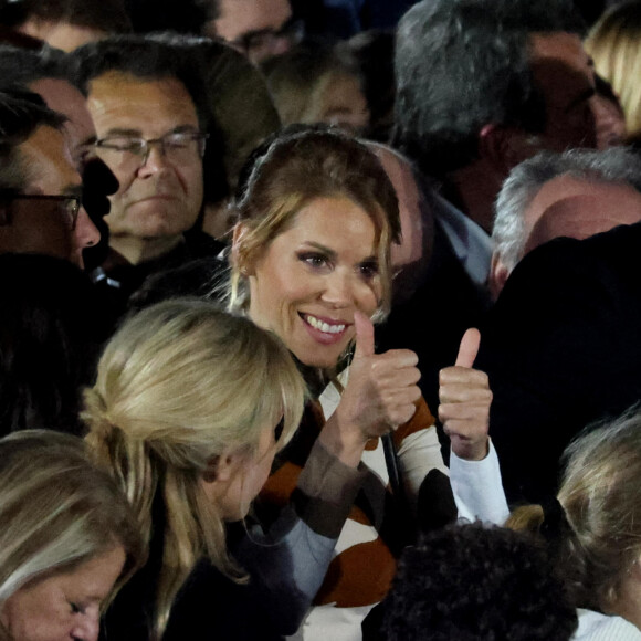 Tiphaine, Laurence et Sébastien Auzière, Edouard Philippe - La famille du président Emmanuel Macron est venue assister à son discours au Champ de Mars le soir de sa victoire à l'élection présidentielle 2022 le 24 avril 2022